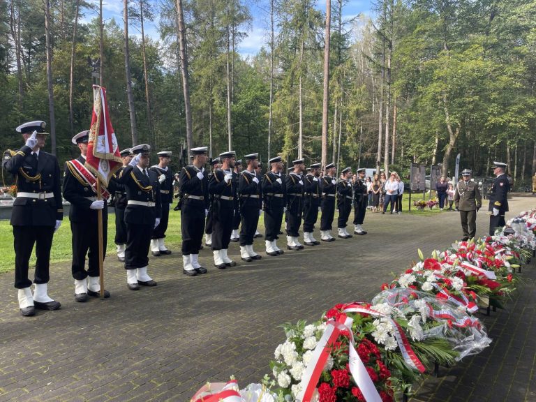 Uroczystości upamiętniające ofiary Marszu Śmierci z obozu koncentracyjnego Stutthof. Rybno, 21.09.2025 r. (fot. Radio Gdańsk/Tymon Nieśmiałek)