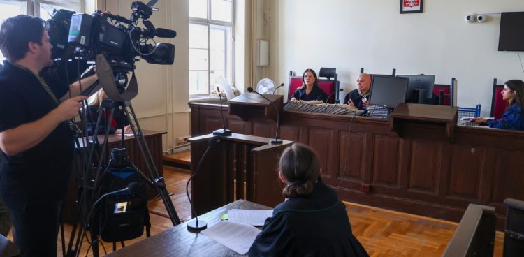 Sędziowie Marek Skawrcow i Magdalena Fortuna na sali rozpraw Sądu Okręgowego w Gdańsku (fot. PAP/Piotr Matusewicz)