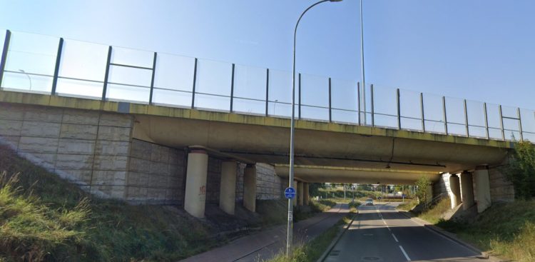 Wiadukt nad ul. Źródlaną w Gdańsku (Fot. Google Street View)