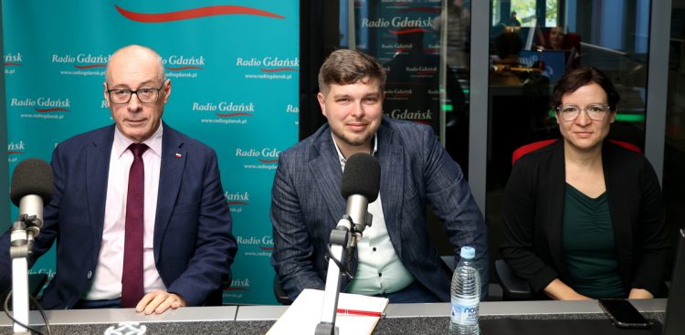 Kazimierz Koralewski, Dominik Aziewicz, Barbara Brzezicka (fot. Radio Gdańsk/Martyna Krawcewicz)