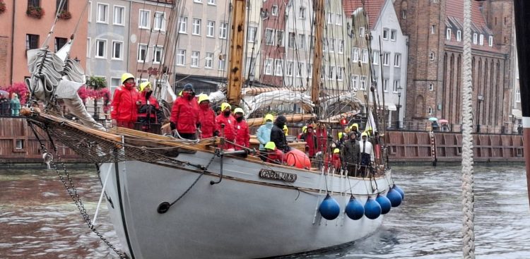 Żaglowiec „Generał Zaruski” po 101 dniach wrócił do Gdańska z wieloetapowego rejsu na Spitsbergen (fot. Radio Gdańsk/Anna Rębas)