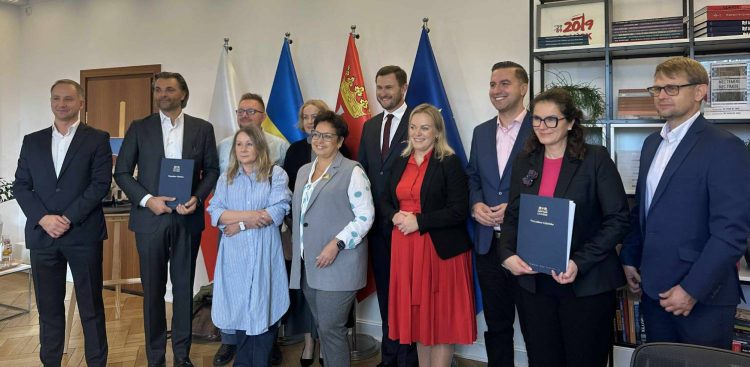 Podpisanie umowy partnerstwa publiczno-prywatnego dot. inwestycji w dzielnicy Gdańsk-Chełm, 10.11.2025 r. (fot. Radio Gdańsk/Oskar Bąk)