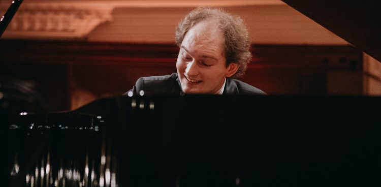 Piotr Pawlak (Fot. Międzynarodowy Konkurs Pianistyczny im. Fryderyka Chopina/Krzysztof Szlezak)
