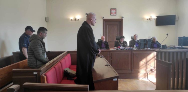 Rafał Z. został skazany na 12 lat więzienia za zabójstwo żony. Sąd Okręgowy w Gdańsku, 01.10.2025 r. (fot. Radio Gdańsk/Mateusz Czerwiński)