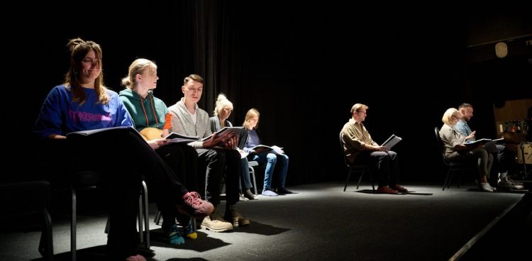 Czytanie nagrodzonej sztuki "Kiedy stopnieje śnieg" Katarzyny Minkowskiej i Tomasza Walesiaka (fot. Teatr Miejski w Gdyni/Piotr Pędziszewski)