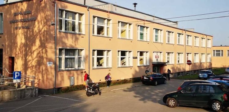 Zespół Szkół Ogólnokształcących w Bytowie (fot. lo.bytow.pl)