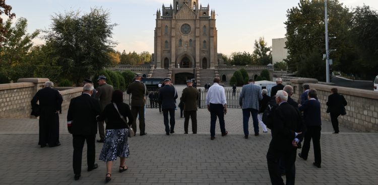 Polski kościół pw. Najświętszego Serca Pana Jezusa w Taszkencie, gdzie, 7 bm. sprawowano mszę świętą w ramach obchodów 85. rocznicy masowych deportacji polskich obywateli do ZSRS podczas II wojny światowej. (Fot. PAP/Albert Zawada)