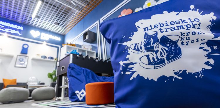 Kluby młodzieżowe Niebieskie Trampki działają również w Gdańsku, na zdjęciu otwarcie klubu w Galerii Przymorze (fot. Gdansk.pl/P. Wittman)