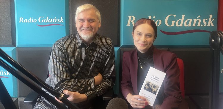 prof. Daniel Kalinowski i mgr Urszula Siewierska-Powelska (fot. Radio Gdańsk/Joanna Merecka-Łotysz)