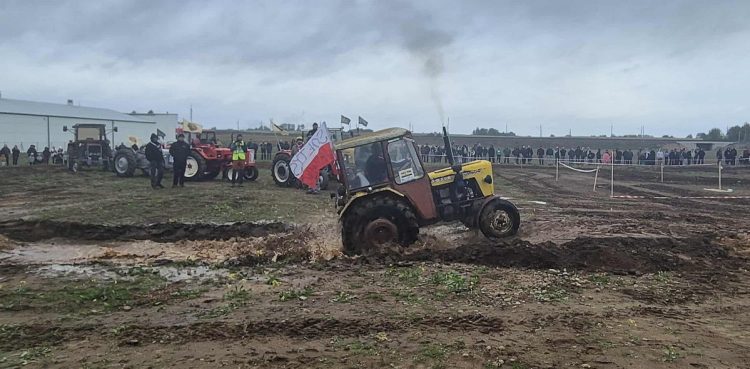Traktoriada w Potęgowie (fot. Radio Gdańsk/Przemysław Woś)