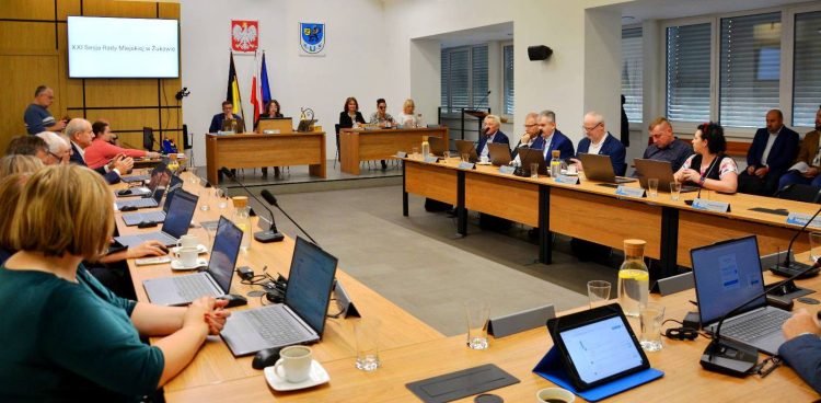 Sesja Rady Miejskiej w Żukowie (fot. Facebook/Gmina Żukowo)