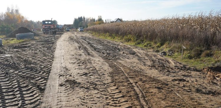 Budowa nowej sieci kanalizacyjnej w Gwieździnie (fot. mat. pras.)
