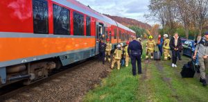 Wypadek na torach w Płochowie. Nie żyje mężczyzna, 04.11.2025 r. (fot. KPP PSP w Pucku)