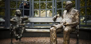 Pomnik Guntera Grassa w Gdańsku-Wrzeszczu na placu Wybickiego
(fot. Krzysztof Mystkowski / KFP)