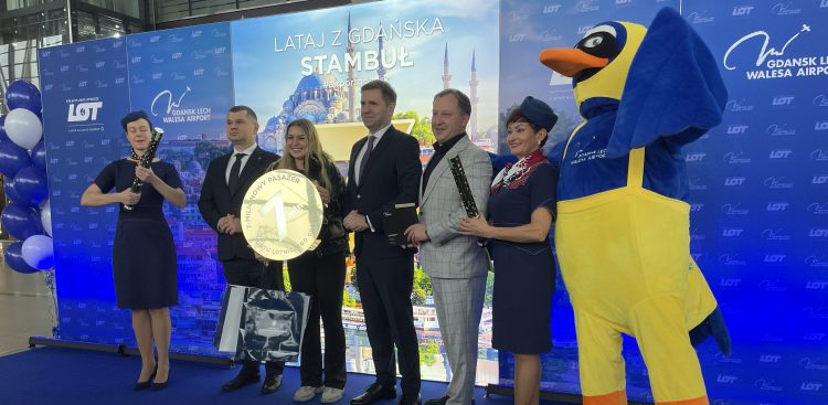 Siedmiomilionową pasażerką lotniska w Gdańsku okazała się Natalia Sokalska (fot. Radio Gdańsk/Tymon Nieśmiałek)