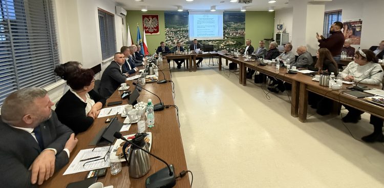 Sesja Rady Gminy Sierakowice (fot. Radio Gdańsk/Robert Groth)