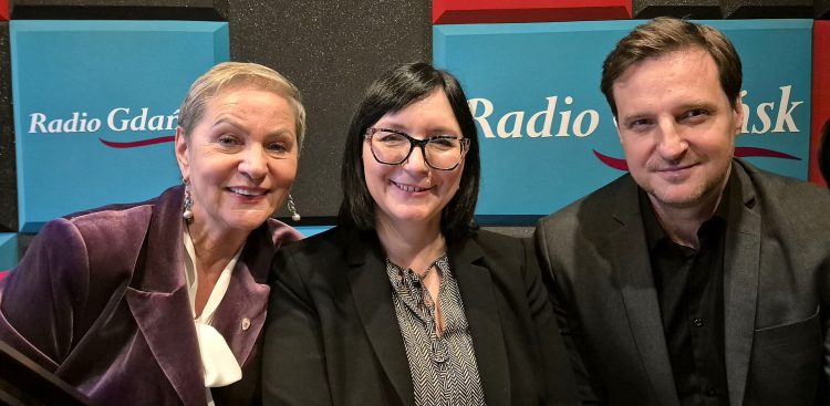 Krystyna Danilecka-Wojewódzka, Magdalena Majewska, Artur Kalinowski (fot. Radio Gdańsk/Przemysław Woś)