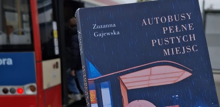 "Autobusy pełne pustych miejsc" Zuzanny Gajewskiej (fot. mat. pras.)