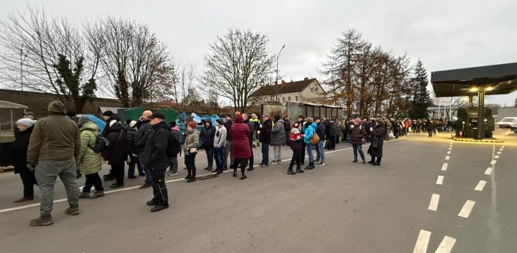 Choinki za śmieci - ekologiczna akcja w Słupsku, 13.12.2025 r. (fot. Radio Gdańsk/Łukasz Kosik)