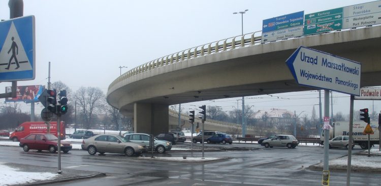 Estakada Węzła Unii Europejskiej w Gdańsku (fot. Wikimedia Commons)