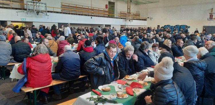 Wigilia dla samotnych i potrzebujących w Gdyni (fot. Radio Gdańsk/Marcin Lange)