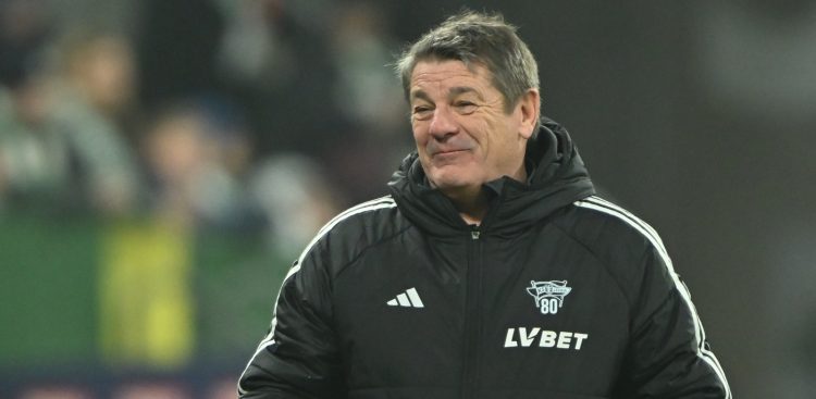 John Carver (fot. PAP/Adam Warżawa)