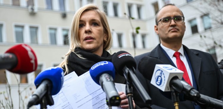 Wiceprezydent Gdańska Emilia Lodzińska i wicewojewoda pomorski Emil Rojek (fot. PAP/Adam Warżawa)