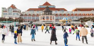Lodowisko przy sopockim molo (fot. Anna Rezulak/KFP/UMS)