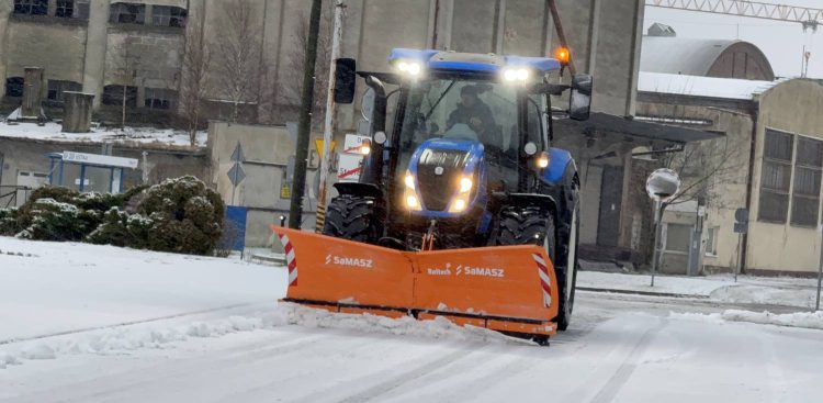 Służby drogowe w akcji. Zima na Pomorzu (fot. Radio Gdańsk/Łukasz Kosik)