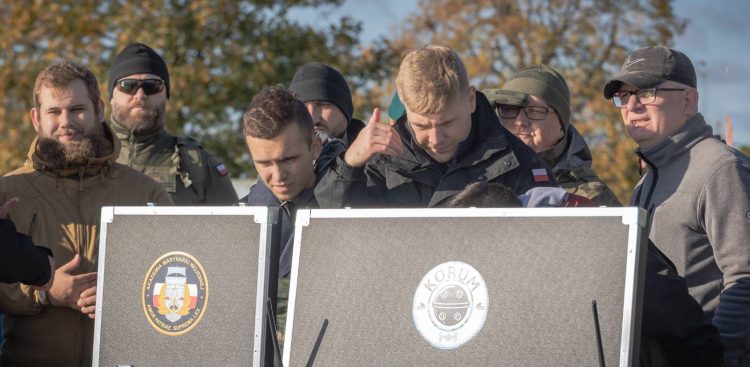 Autorzy zwycięskiego projektu BSM Korum (fot. MON)