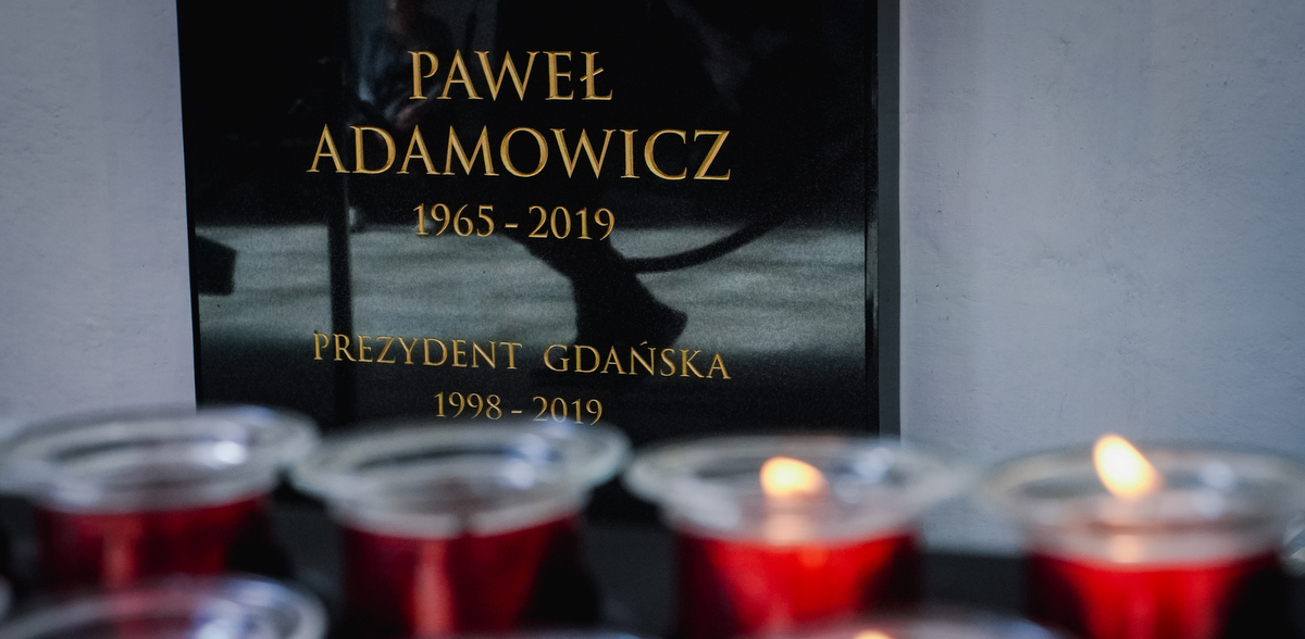 Urna z prochami Pawła Adamowicza w Bazylice Mariackiej (fot. KFP/Anna Rezulak)