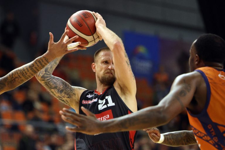 Aigars Skele podczas meczu Ekstraklasy z Tauronem GTK Gliwice, (fot. PAP/Art Service)