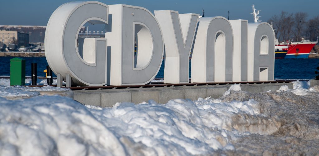 Zimowa Gdynia. Napis Gdynia na Skwerze Kościuszki. 19.01.2026