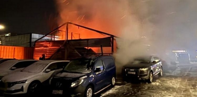 Miejsce pożaru przy ulicy Marynarki Polskiej w Gdańsku (fot. PSP Gdańsk)