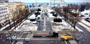 Na Skwerze Kościuszki już trwają prace przy konstrukcji sceny, na której staną gwiazdy polskiej estrady (fot. mat. pras.)