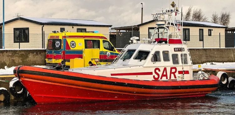 Statek ratowniczy Bryza, zdjęcie archiwalne (fot. Morska Służba Poszukiwania i Ratownictwa/Szymon Białkowski)