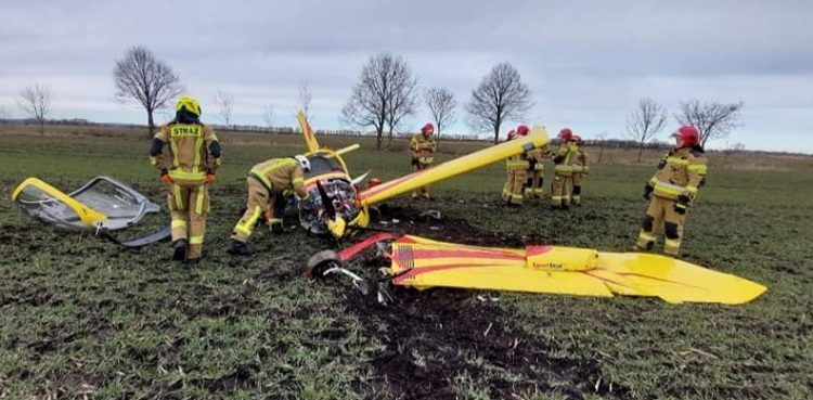 Miejsce wypadku lotniczego w Ostrowitem (Fot. PSP Pruszcz Gdański)