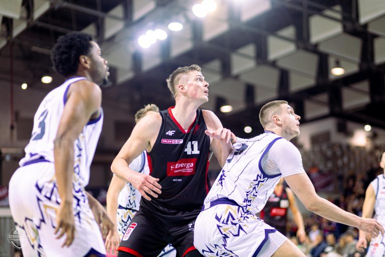 (fot.  Czarni To Wy)