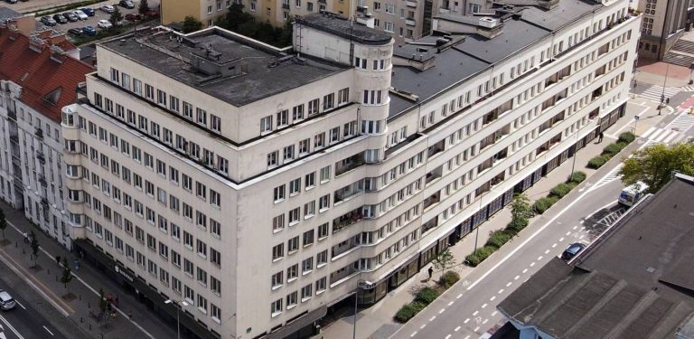 Gdyński "Bankowiec" z lotu ptaka. (fot. Konrad Maćkowiak/gdynia.pl)