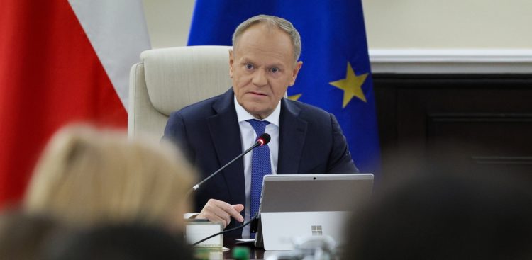 Premier Donald Tusk na posiedzeniu rządu (fot. PAP/Paweł Supernak)