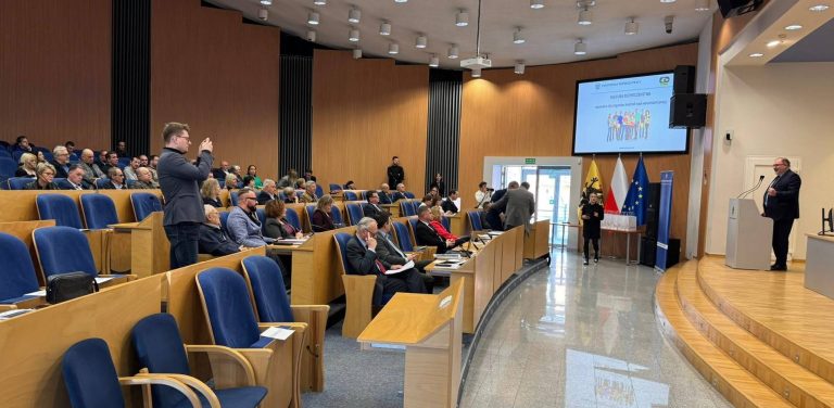 Konferencja "Współpraca na rzecz silnych partnerów społecznych drogą do zrównoważonego rozwoju Pomorza" (fot. Urząd Marszałkowski Województwa Pomorskiego)