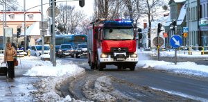 Zdjęcie ilustracyjne. Skrzyżowanie ulic Chopina i Grunwaldzkiej w Pruszczu Gdańskim. 12.01.2026 r. (fot. Daniel Słoboda / KFP)
