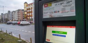 Parkometr w Śródmiejskiej Strefie Płatnego Parkowania w Gdańsku (fot. Paweł Marcinko / KFP)