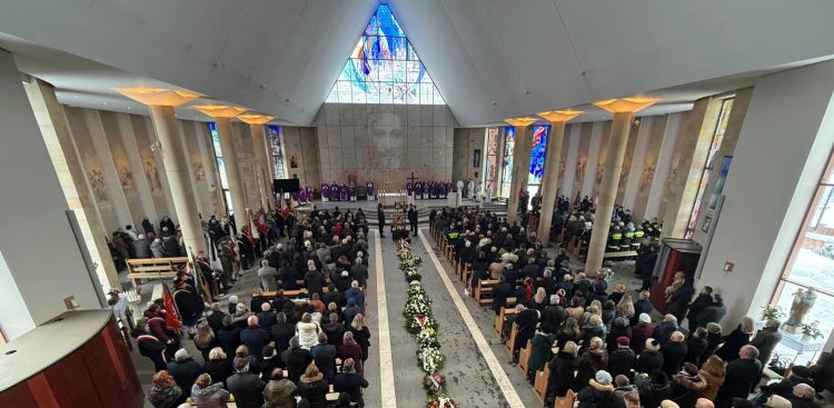 Pogrzeb Janiny Kwiecień. Sierakowice, 13.02.2026 r. (fot. Radio Gdańsk/Robert Groth)