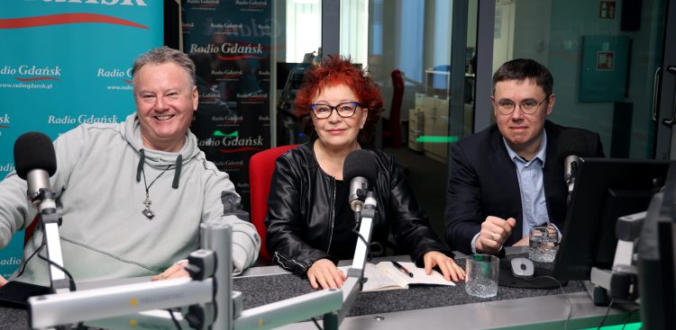 Robert Kwiatek, Ryszarda Wojciechowska i Piotr Beniuszys (fot. Radio Gdańsk/Adrian Kasprzycki)