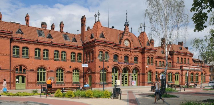 Dworzec w Malborku (fot. Wikimedia Commons)