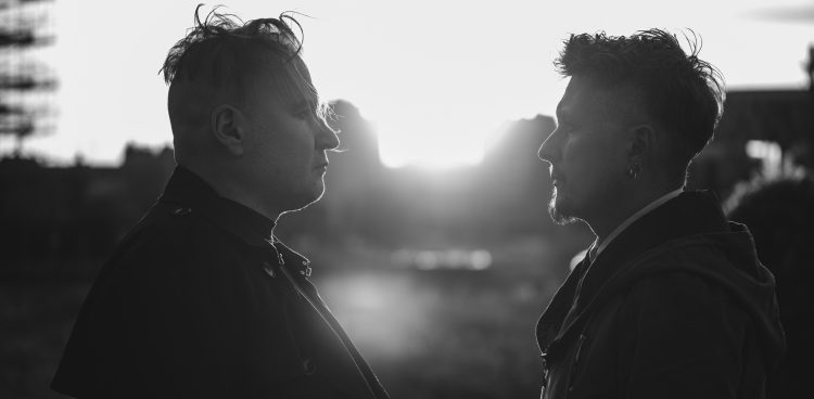 Agonised Too (Fot. mat. pras.)