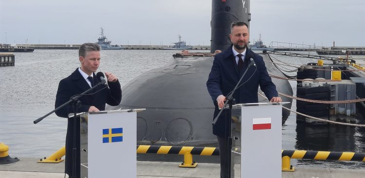Władysław Kosiniak-Kamysz oraz minister obrony Szwecji Pal Jonson (fot. M.Lange/Radio Gdańsk)