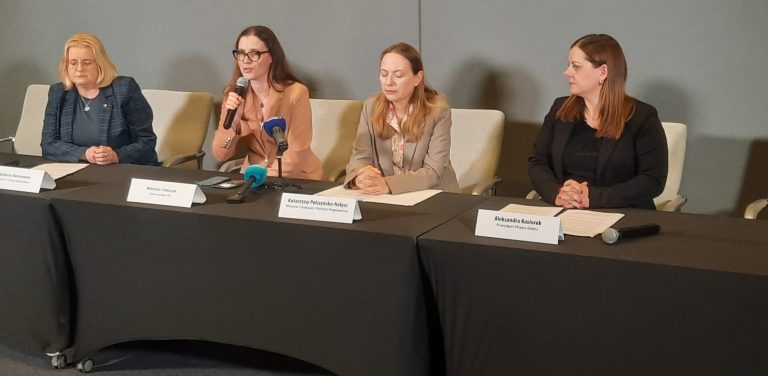 Agnieszka Baranowska, Wioleta Tomczak, Katarzyna Pełczyńska-Nałęcz i Aleksandra Kosiorek (fot. M.Lange/Radio Gdańsk)