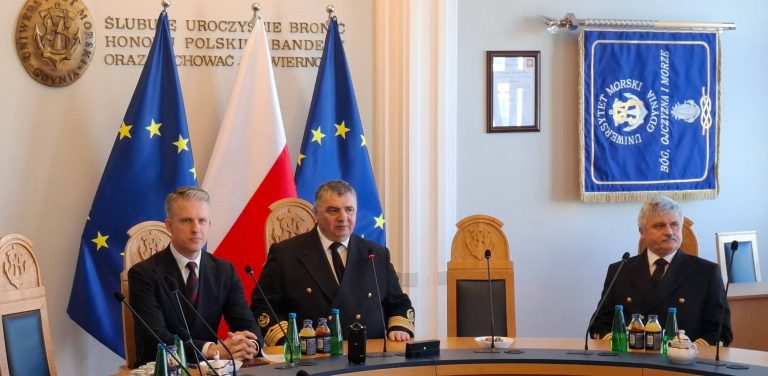 Podpisanie umowy o dotacji na budowę następcy Daru Młodzieży. Uniwersytet Morski w Gdyni, 18.03.2026 r. (fot. Radio Gdańsk/Anna Rębas)